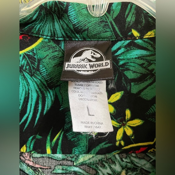 Jurassic Park Men's Button Down Shirt, Size Large - Picture 2 of 4